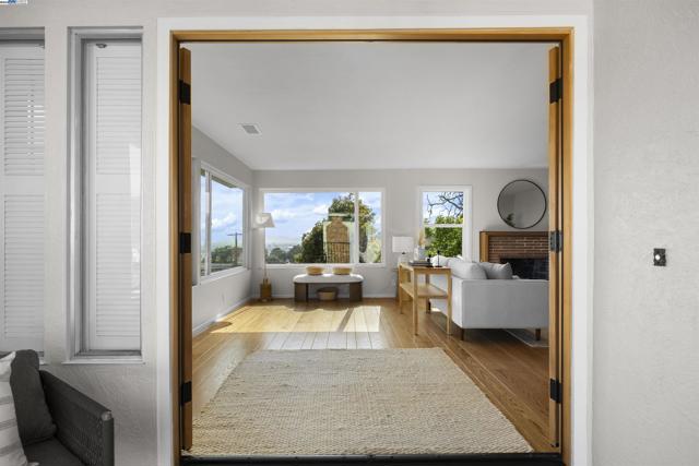 1748 Wesley Ave, El Cerrito CA: https://media.crmls.org/mediaz/c3bc1b18-94c9-4aba-9c6f-3397151326de.jpg