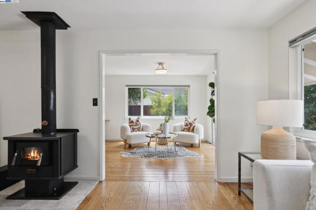30113 Treeview St, Hayward CA: https://media.crmls.org/mediaz/c3bc8bba-bec6-4da9-98d7-8fecb8a6ab10.jpg