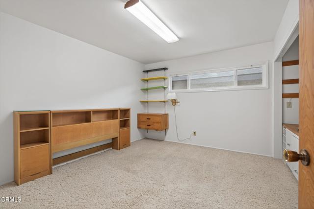 640 Fernwood Drive, Oxnard CA: https://media.crmls.org/mediaz/c3bcd3ba-4f60-46e5-bbb0-18a85e35b991.jpg