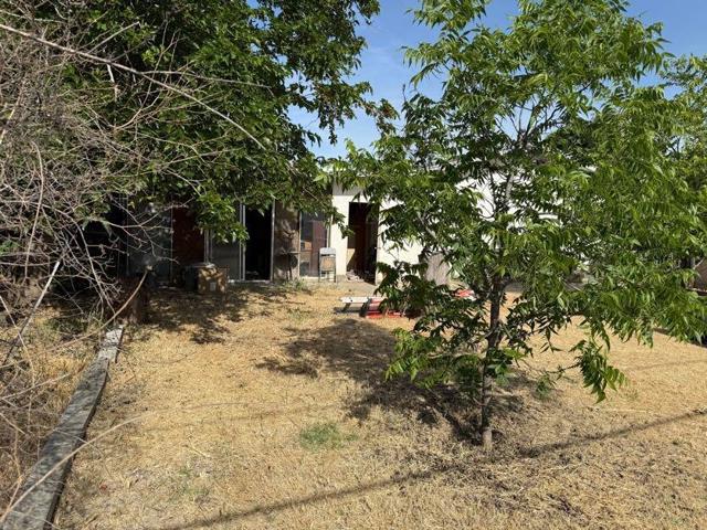 160 N Santa Rosa Street, Los Banos CA: https://media.crmls.org/mediaz/c3bcff59-5372-4144-9775-b439d369eaff.jpg