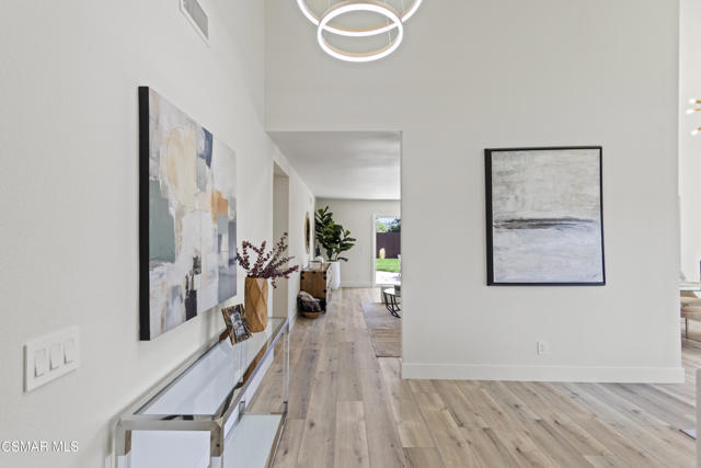 416 Camino Dos Palos, Thousand Oaks CA: https://media.crmls.org/mediaz/c3bd3b6b-4a0b-41b7-80e5-3311b11f4a41.jpg