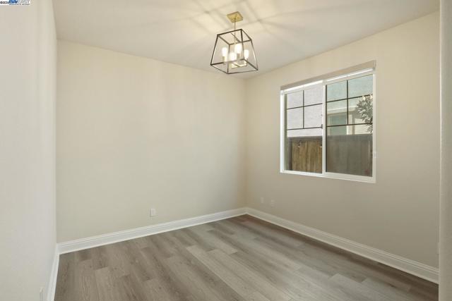 1503 S Oliveira Dr, Mountain House CA: https://media.crmls.org/mediaz/c3be0456-30b8-48ff-a50c-38f8930cbf93.jpg