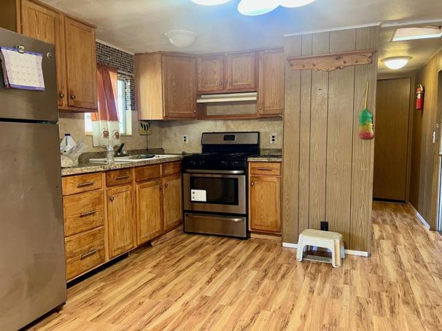 1400 Meredith, Gustine CA: https://media.crmls.org/mediaz/c3bedef7-0c01-4f6a-89f5-6d99d271f30c.jpg