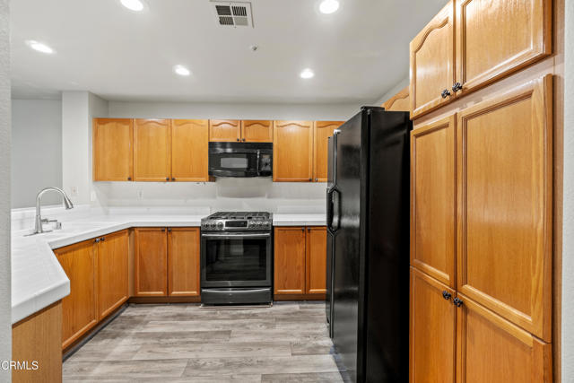 Detail Gallery Image 18 of 45 For 1209 Nautical Way, Oxnard,  CA 93030 - 3 Beds | 2/1 Baths