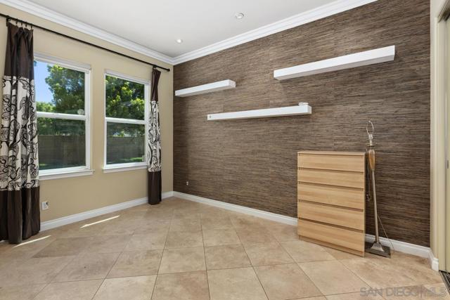 1833 Corte Galeana, Chula Vista CA: https://media.crmls.org/mediaz/c3c0a72d-1308-4961-b010-9cc80d5516b8.jpg