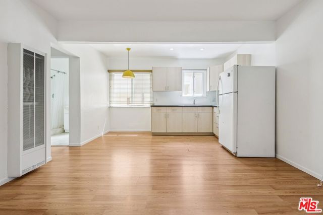 732 Washington Boulevard, Marina del Rey CA: https://media.crmls.org/mediaz/c3c22496-507d-4761-b54c-5e65b4d88497.jpg