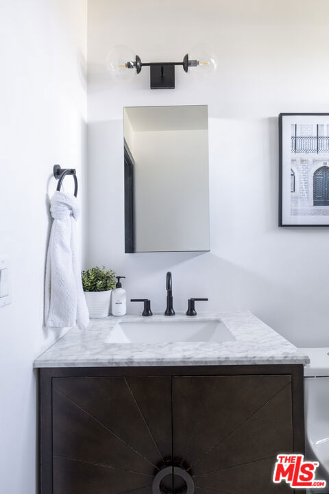 1320 Romulus Drive, Glendale CA: https://media.crmls.org/mediaz/c3c275e9-52ea-4418-99e3-d0695cac6e01.jpg