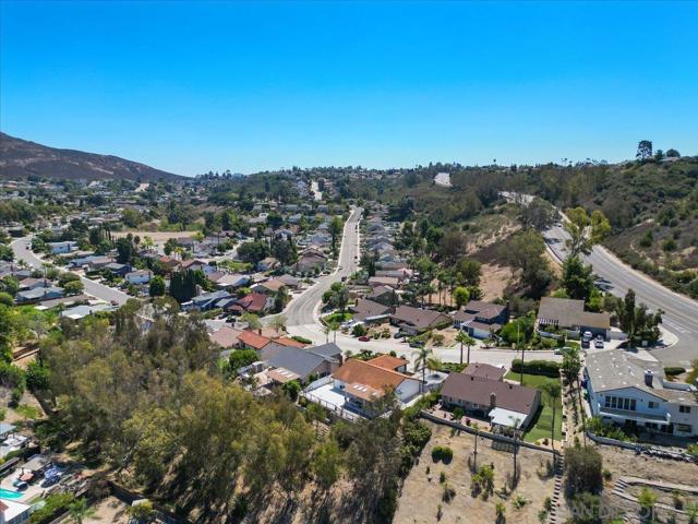 6626 Tuxedo Rd, San Diego CA: https://media.crmls.org/mediaz/c3c296fa-8f1c-474e-8908-d311b8c9ef18.jpg