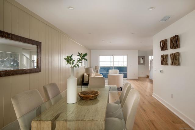 541 Orange Ave, Coronado CA: https://media.crmls.org/mediaz/c3c39956-8e7d-48e0-818f-9c3b5394cea4.jpg