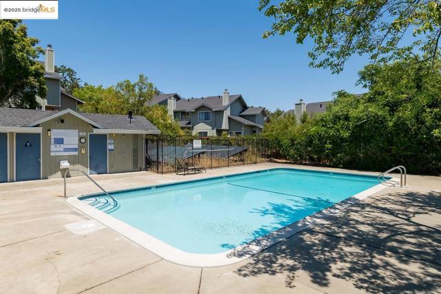 46 Birchwood Dr, Novato CA: https://media.crmls.org/mediaz/c3c57c9d-6ce2-4ea1-baec-33d48e63ccde.jpg