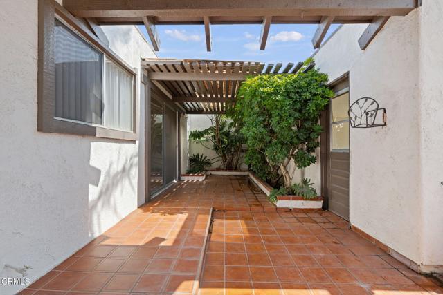 1310 Anza Court, Oxnard CA: https://media.crmls.org/mediaz/c3c58f56-2464-4187-b935-429bd08f9590.jpg
