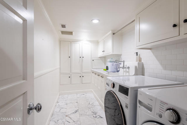 1211 Ridgecrest Place, Westlake Village CA: https://media.crmls.org/mediaz/c3c671e3-267a-4534-bcef-aa22a13ed82d.jpg