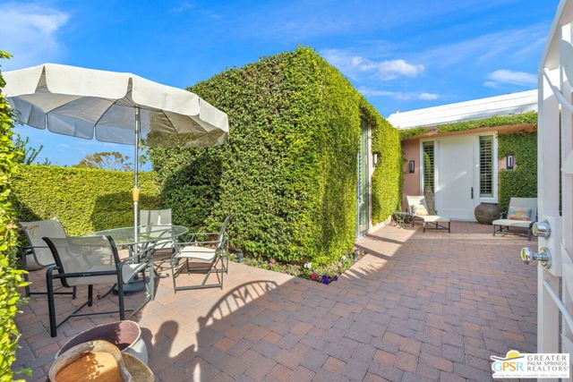 46920 Amir Drive, Palm Desert CA: https://media.crmls.org/mediaz/c3c6c16c-f134-4e0f-8e42-6f69d372a307.jpg