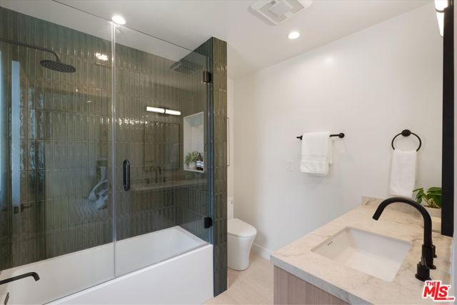 13949 Cumpston Street, Sherman Oaks CA: https://media.crmls.org/mediaz/c3c72fd8-8c16-4eb6-a0f4-bf29f9cae59f.jpg
