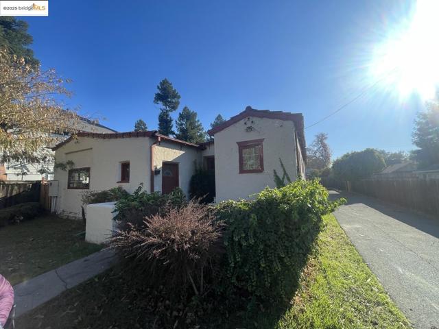 2890 Concord BLVD, Concord CA: https://media.crmls.org/mediaz/c3c7d3e0-2b38-4bbe-8431-54a0625b0a06.jpg