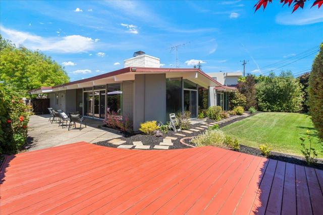 3469 Thomas Drive, Palo Alto CA: https://media.crmls.org/mediaz/c3c84347-900a-466c-beeb-2b17379a86b2.jpg