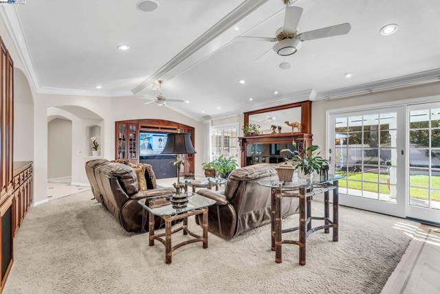 Image 11 of 26 For 21 Castlewood Dr