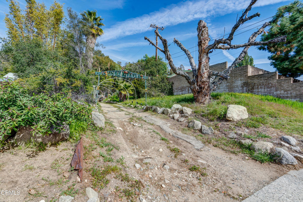 965 E Grand View Avenue, Sierra Madre, CA 91024