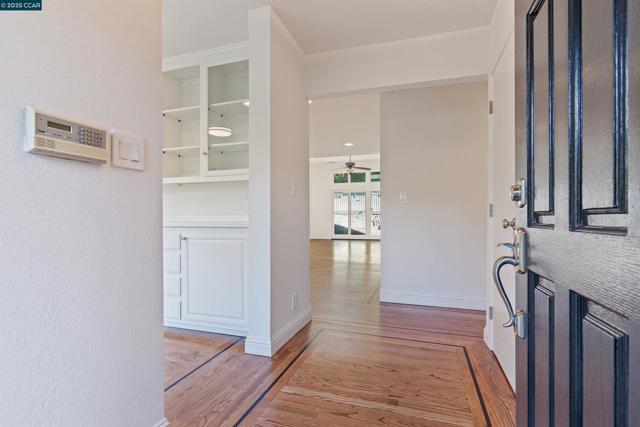 225 Rheem Blvd, Moraga CA: https://media.crmls.org/mediaz/c3c968e3-e825-4136-ac12-0e2cadf8293f.jpg