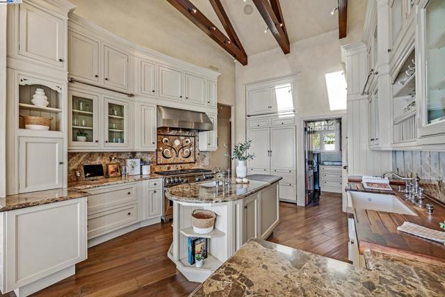 797 Las Olas Dr, Aptos CA: https://media.crmls.org/mediaz/c3c97127-27ee-4fb9-a987-96ba58b4df6e.jpg