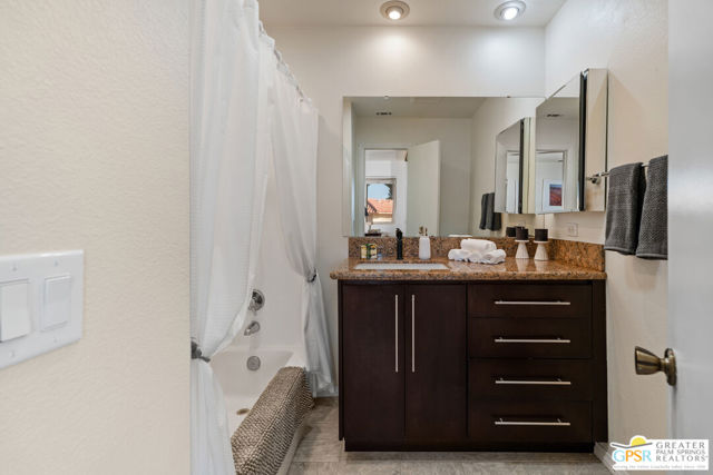 73026 Helen Moody Lane, Palm Desert, CA 92260