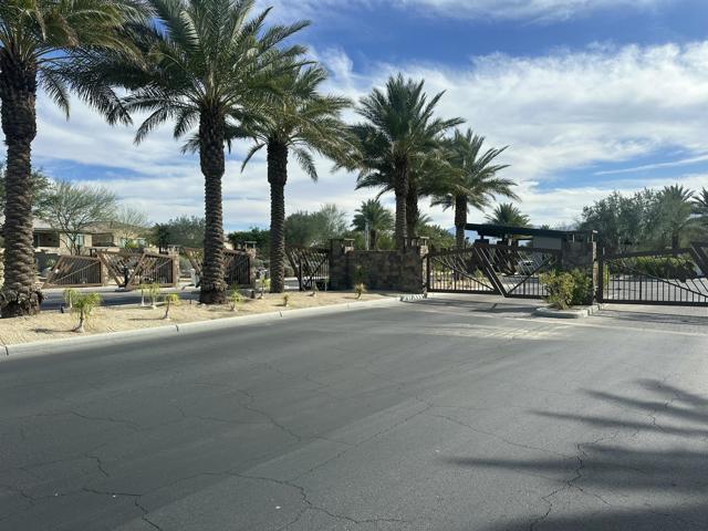 39 Cabernet, Rancho Mirage CA: https://media.crmls.org/mediaz/c3cd68bc-19e1-4c5a-8c54-3e6777111061.jpg