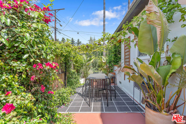 6300 Arroyo Glen Street, Los Angeles CA: https://media.crmls.org/mediaz/c3cd8867-1595-4642-b89f-5e6f7891324c.jpg