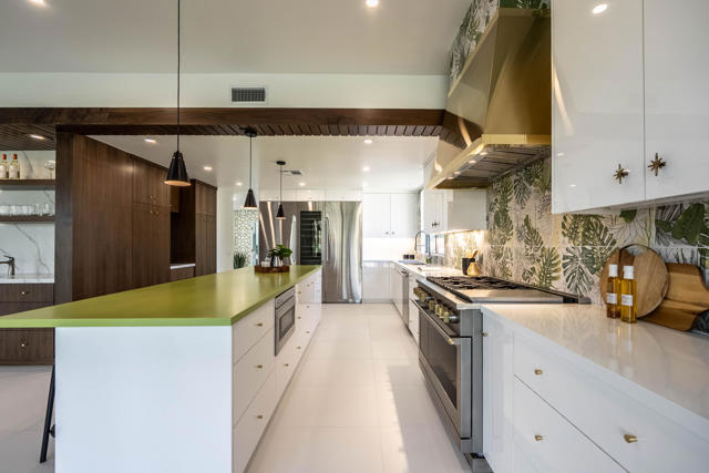 76670 Lark Lane, Indian Wells CA: https://media.crmls.org/mediaz/c3cdc025-0372-46d5-b1fa-5b519c154c8a.jpg