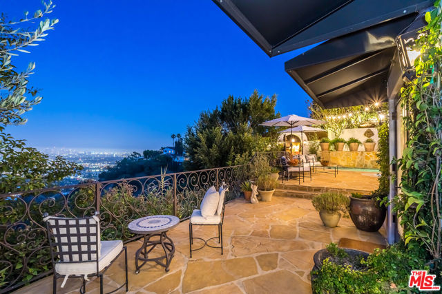8149 Mannix Drive, Los Angeles CA: https://media.crmls.org/mediaz/c3cddeae-0bed-48c4-8012-9de485f24234.jpg