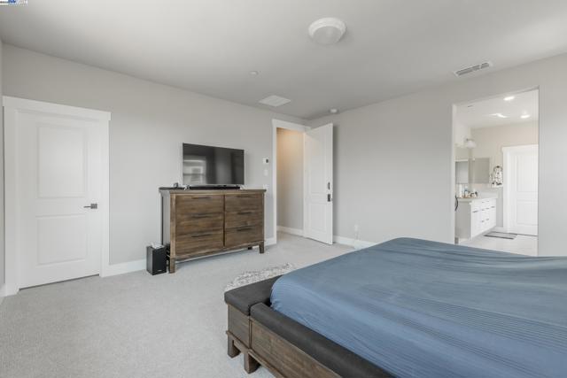 2306 Mozart avenue, Lathrop CA: https://media.crmls.org/mediaz/c3ce8c7f-48b3-41e6-9c12-aa296cc7b16d.jpg