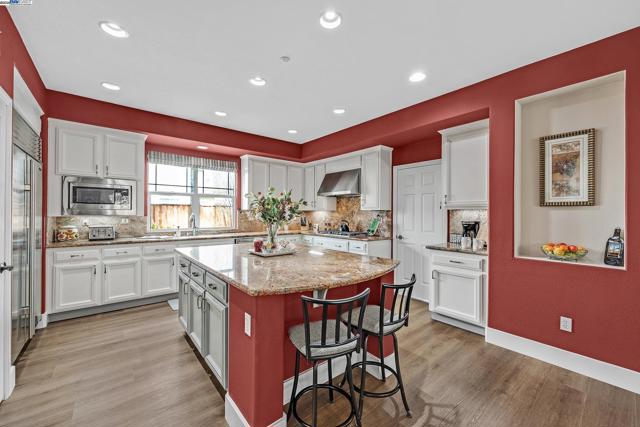 2130 Staghorn Way, Livermore CA: https://media.crmls.org/mediaz/c3ce91d0-d73b-4acb-9b87-a109ffd29ab2.jpg