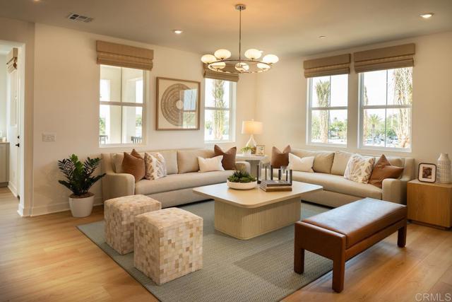 Detail Gallery Image 2 of 22 For 514 Avenida Centro #114,  Chula Vista,  CA 91910 - 3 Beds | 2/1 Baths