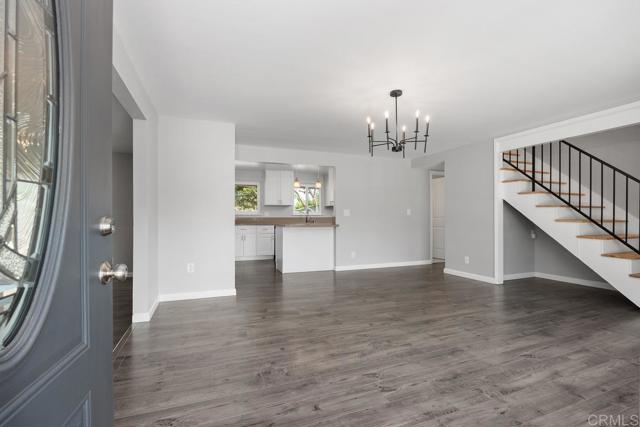 Detail Gallery Image 3 of 29 For 2333 Scott Way, Escondido,  CA 92027 - 4 Beds | 2 Baths