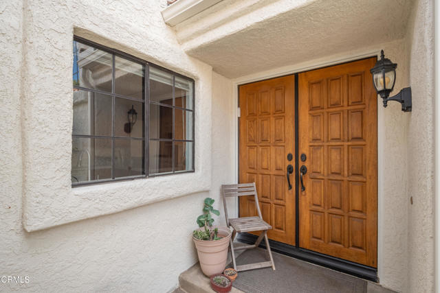 Detail Gallery Image 3 of 29 For 1356 El Lazo Ct, Camarillo,  CA 93012 - 2 Beds | 2 Baths