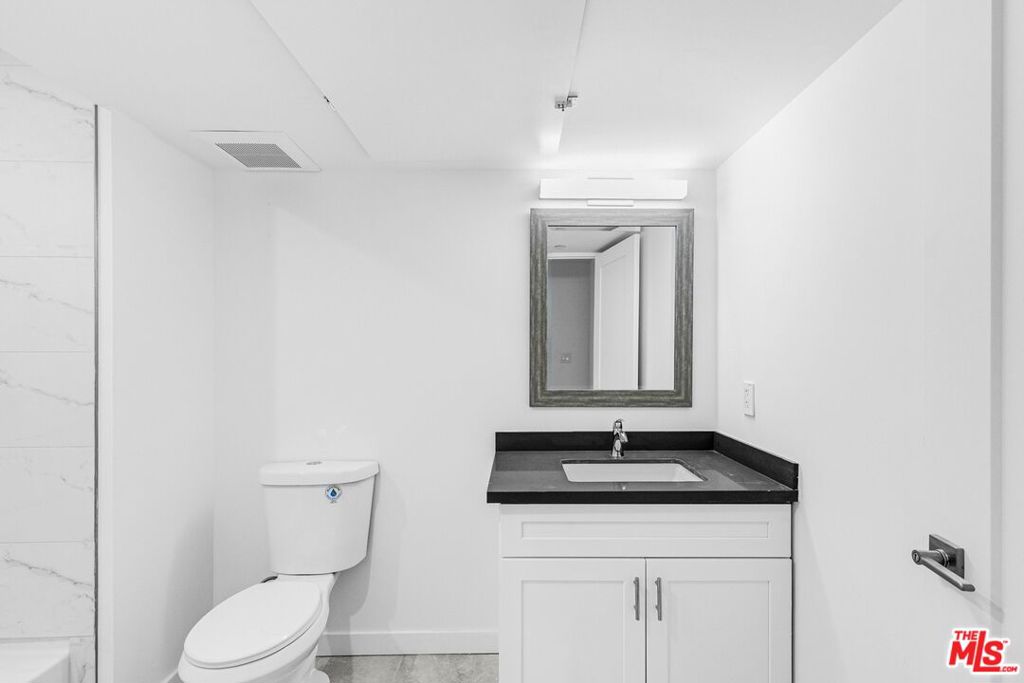 https://media.crmls.org/mediaz/c3cf8a14-ee2a-4672-9050-9d23deb941f8.jpg?preset=X-Large