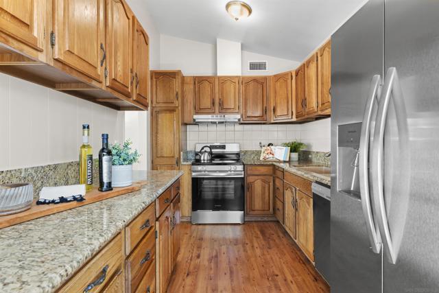 5768 CAMBER DR, San Diego CA: https://media.crmls.org/mediaz/c3cfb894-e873-4fd2-9839-4ac3855c85c6.jpg