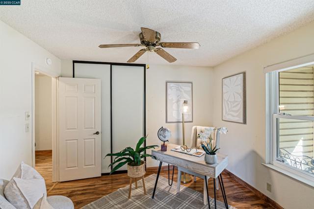 5200 Myrtle Dr, Concord CA: https://media.crmls.org/mediaz/c3d00b01-b3ed-49e6-b7a1-e11561b09846.jpg