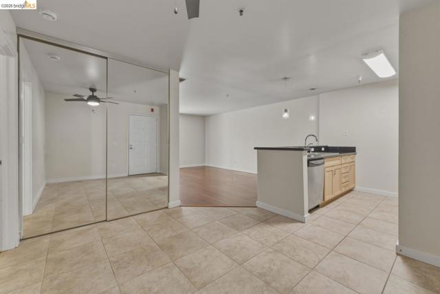 6400 Christie Ave, Emeryville CA: https://media.crmls.org/mediaz/c3d0db54-8313-470e-bbdc-e8a08eaf7e41.jpg