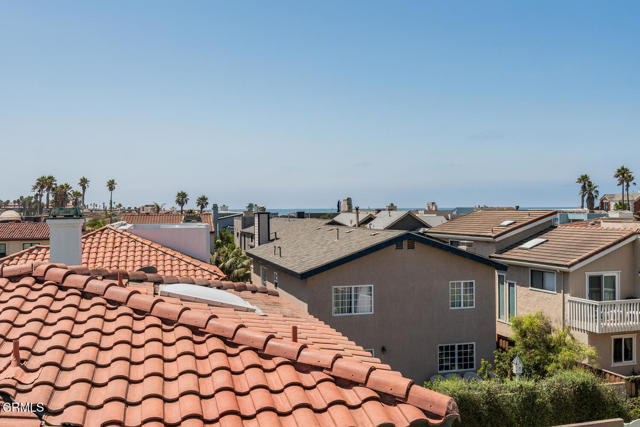 5114 Marlin Way, Oxnard CA: https://media.crmls.org/mediaz/c3d154a5-b3c2-4491-9934-b4321a7ba623.jpg