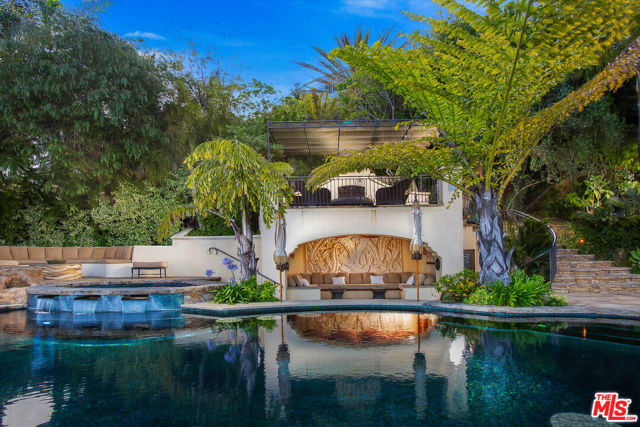 10066 Cielo Drive, Beverly Hills CA: https://media.crmls.org/mediaz/c3d43629-adbe-4fbb-90a6-f07c68fb7f4e.jpg