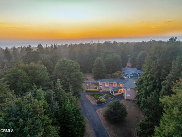 16611 Pearl Ranch Road, Fort Bragg CA: https://media.crmls.org/mediaz/c3d51064-9f12-4db7-a364-f7f5774779a9.jpg