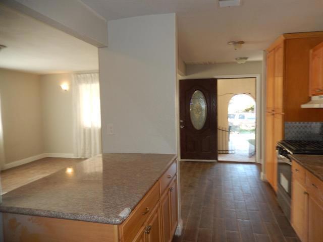 1579 Michigan Avenue,  CA: https://media.crmls.org/mediaz/c3d51198-8d67-446b-92fb-15aeacd9ac78.jpg