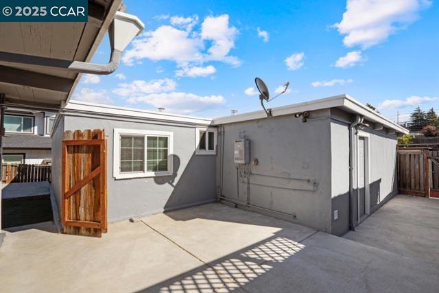 1275 Frances Rd, San Pablo CA: https://media.crmls.org/mediaz/c3d53ba0-a505-4df6-a15a-079686d0bc50.jpg