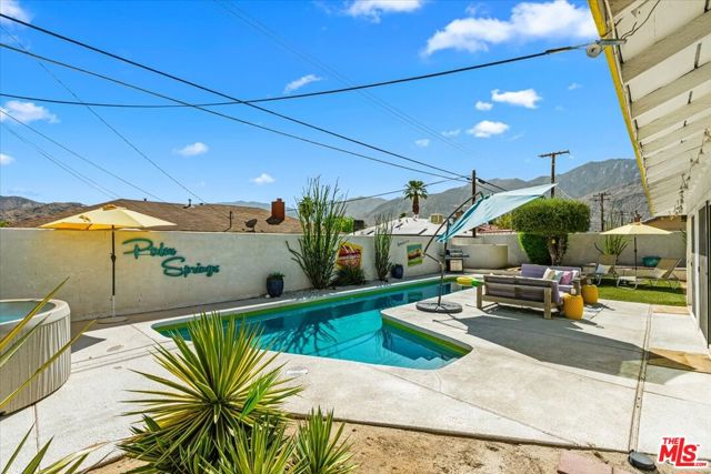 3963 E Calle San Antonio, Palm Springs, CA 92264