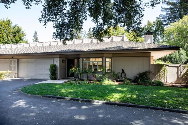 4 Bay Tree Lane, Los Altos CA: https://media.crmls.org/mediaz/c3d6fdb6-e5fa-4193-b8de-ac0bfc0056ff.jpg