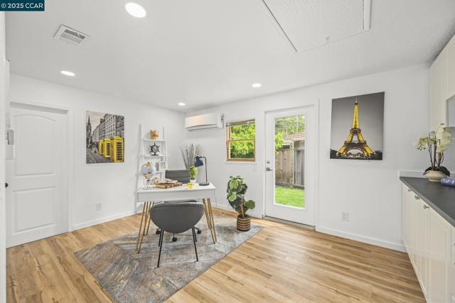 3231 Quandt Rd, Lafayette CA: https://media.crmls.org/mediaz/c3d719b4-7e43-405b-8bc6-c907f6597205.jpg
