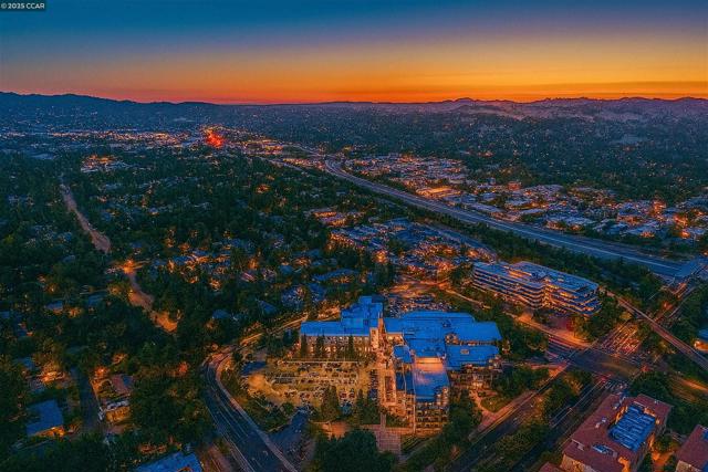 2730 Oak Rd, Walnut Creek CA: https://media.crmls.org/mediaz/c3d7277e-eee2-4fc5-96ad-84844476bf41.jpg