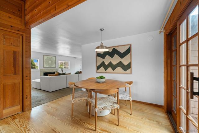 4573 4575 Massachusetts St, San Diego CA: https://media.crmls.org/mediaz/c3d79071-f2d0-401a-aa15-1150a4809a0e.jpg