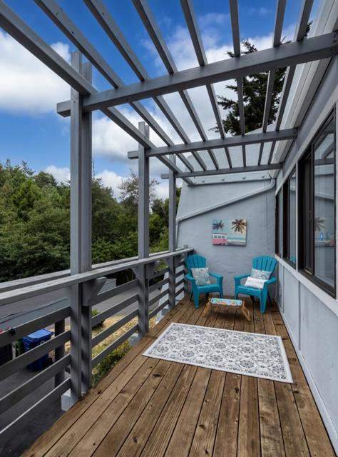 389 Sandalwood Drive, Aptos CA: https://media.crmls.org/mediaz/c3d8895e-322c-4983-8e5d-b4f5e3967312.jpg