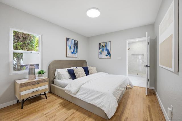 3542 Poe Street, San Diego CA: https://media.crmls.org/mediaz/c3d8e0e0-ff48-40a6-91d5-ffe52dab3685.jpg